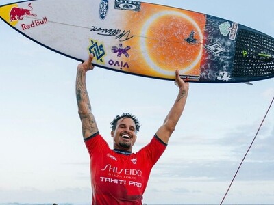 Ítalo Ferreira brilha no Taiti e conquista evento WSL